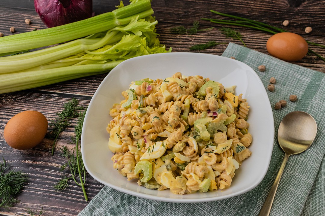 Spring has sprung! Celebrate with this Deviled Egg Chickpea Pasta. 🥳 Have you tried pasta made from chickpeas yet? It's available in many grocery stores and can be a fun, tasty, and fiber- and protein-rich pasta option.

Find the recipe for this pasta at Food Smart Colorado, link in our bio. Photo by PhD student @alegumeaday 

#FoodSmartColorado #CSUExtension #lovepulses #pulses #beans #hearthealth #legumes #pasta #spring #chickpeapasta #chickpeas #deviledeggs